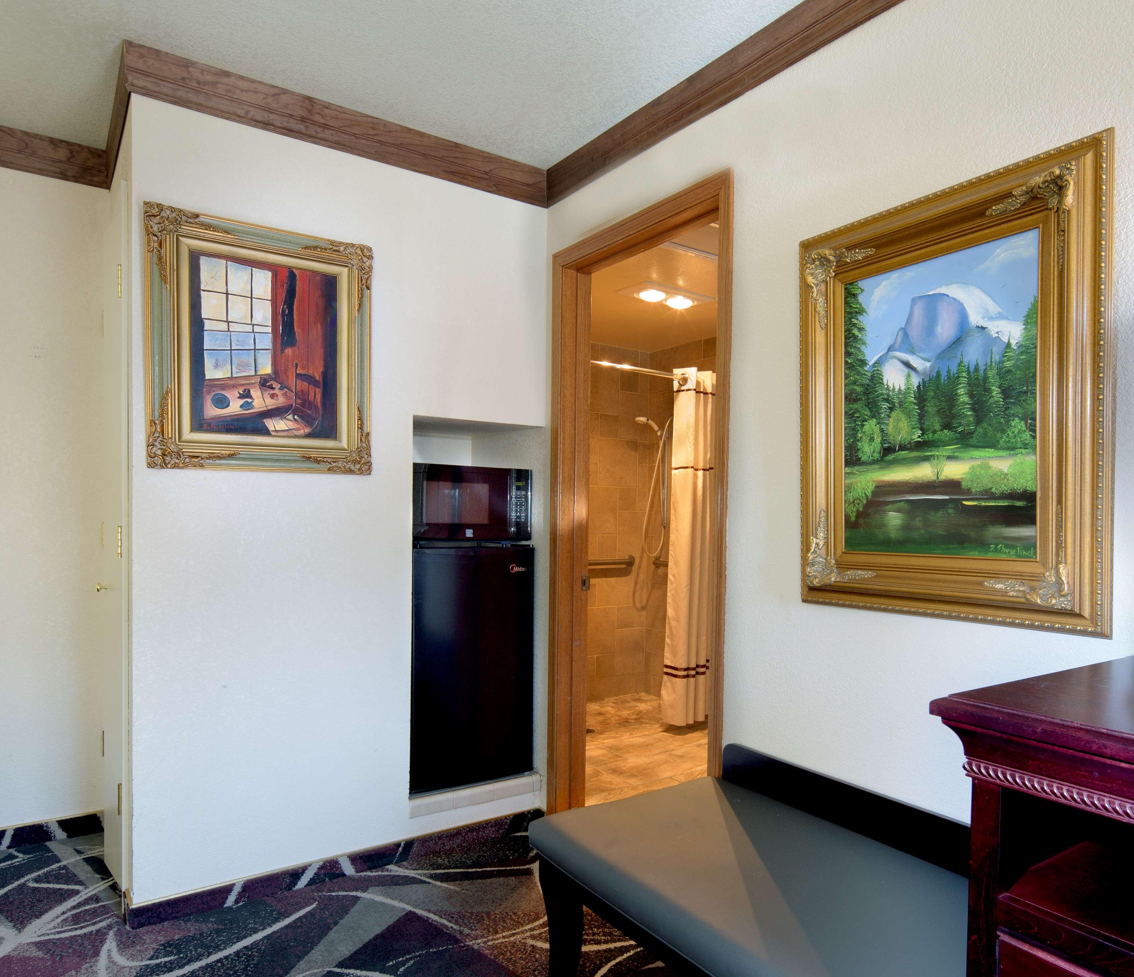 Best Western Plus Yosemite Gateway Inn Oakhurst Exteriör bild