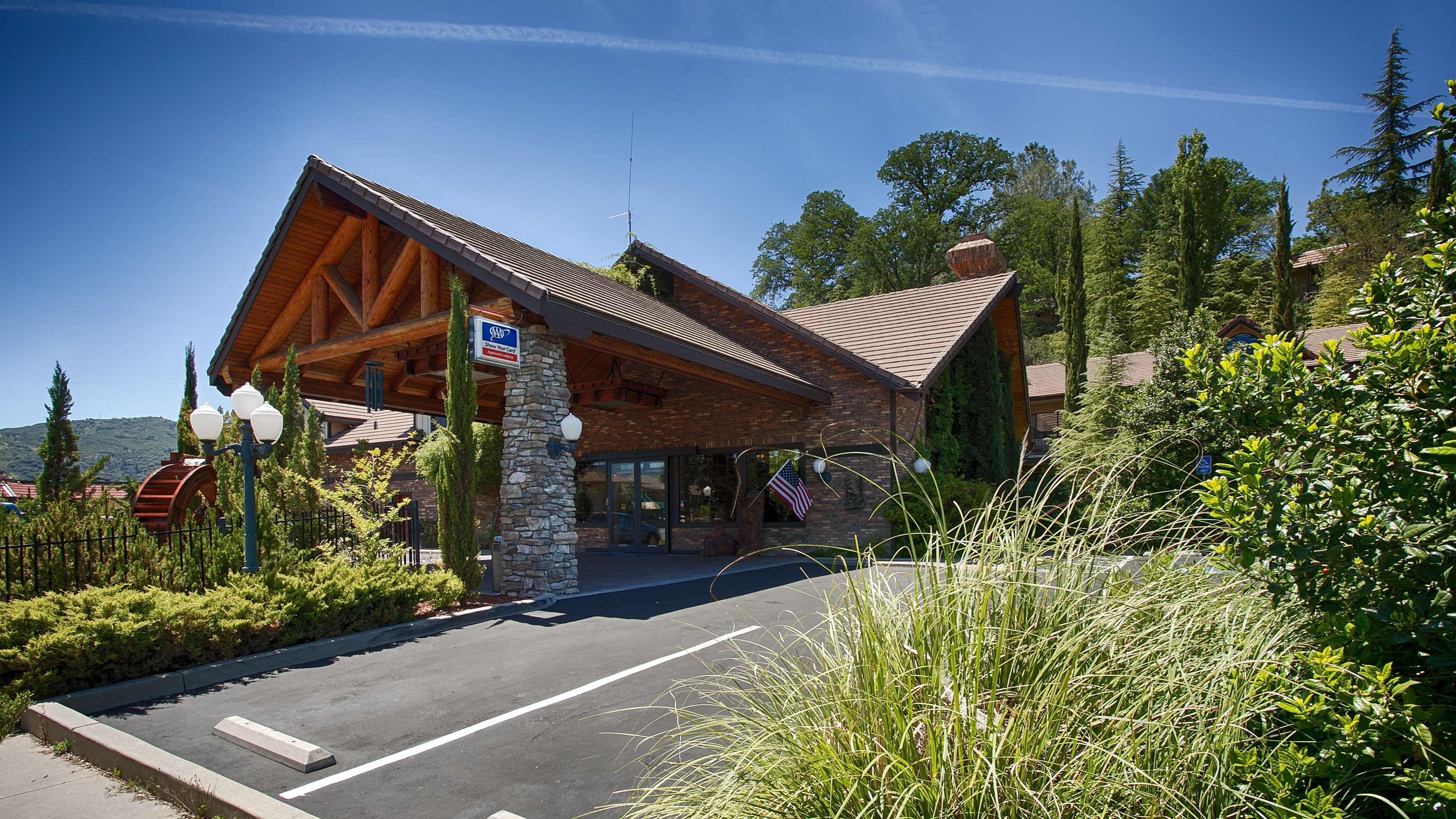 Best Western Plus Yosemite Gateway Inn Oakhurst Exteriör bild